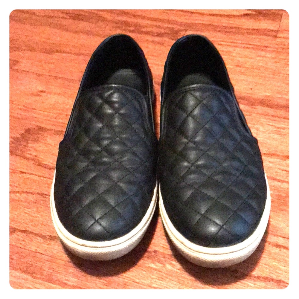 Steve Madden black sneakers